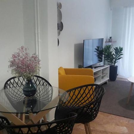 Elegant & Charming Apt. In The Hilton Area Apartment Atena Exterior foto