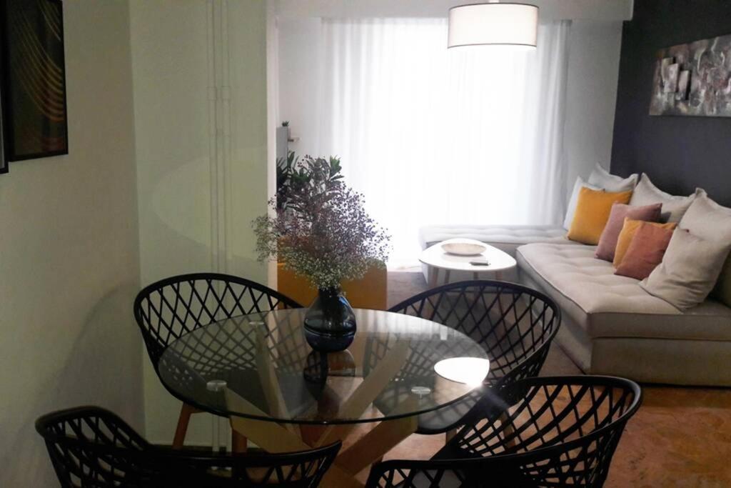 Elegant & Charming Apt. In The Hilton Area Apartment Atena Exterior foto